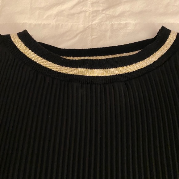 Top - Picture 3 of 4